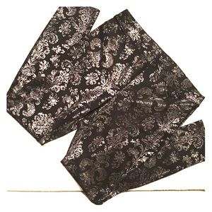 Hue leggings, black with silver metallic design.